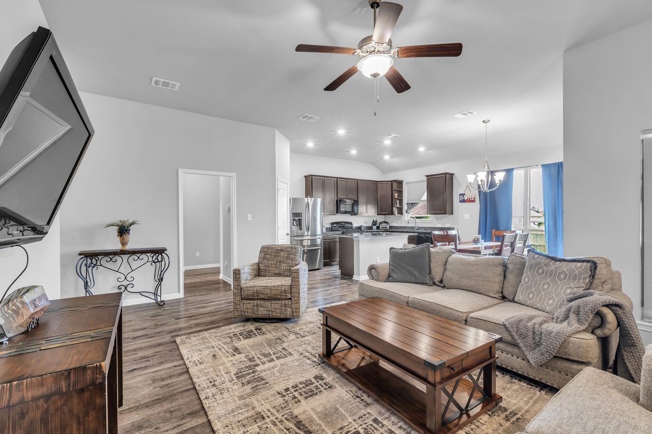 163 Emery Oak Way Huntsville TX 77320