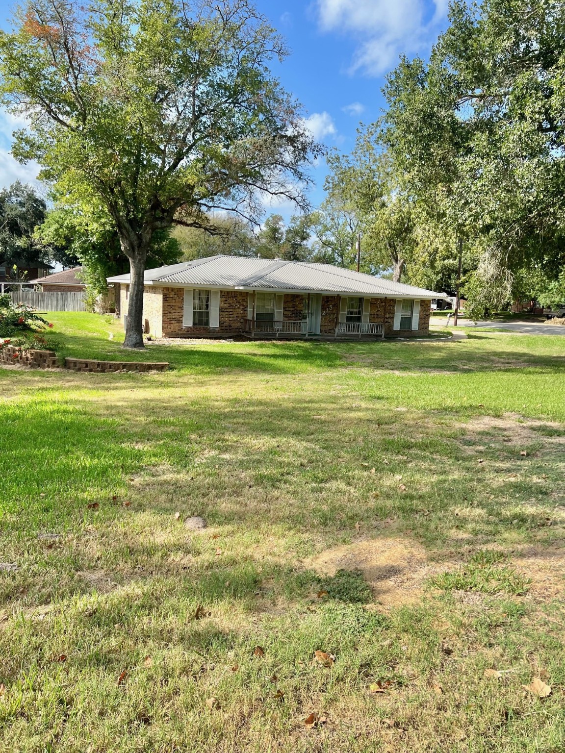 235 W Glenn Street Bellville TX 77418
