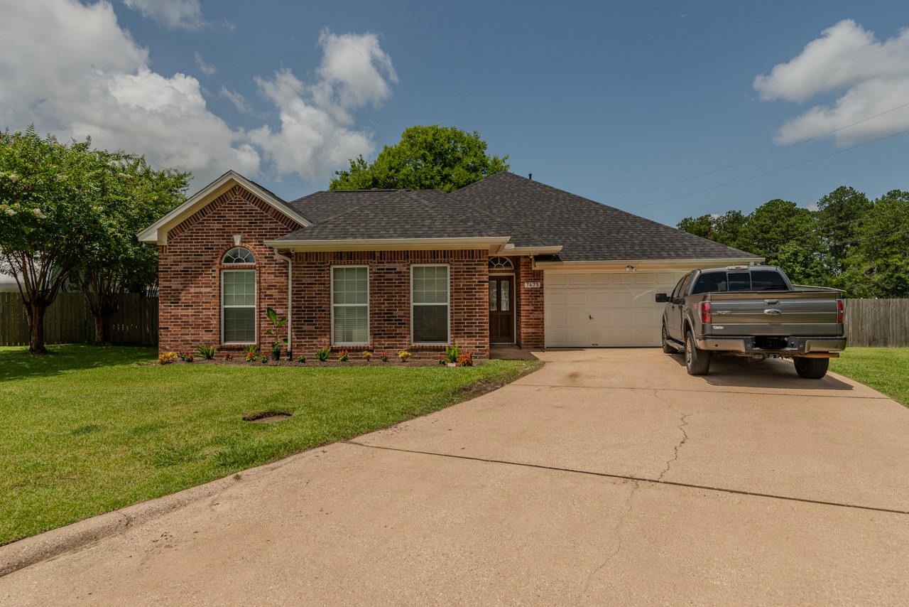 7475 Wooded Creek Drive Beaumont TX 77708