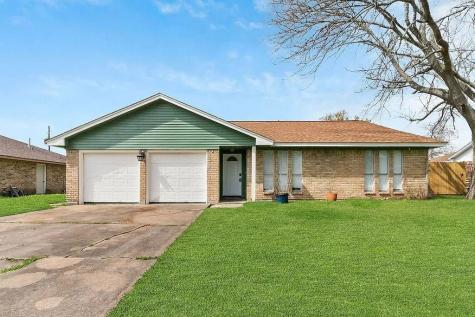 59 Blue Bell Court Lake Jackson TX 77566