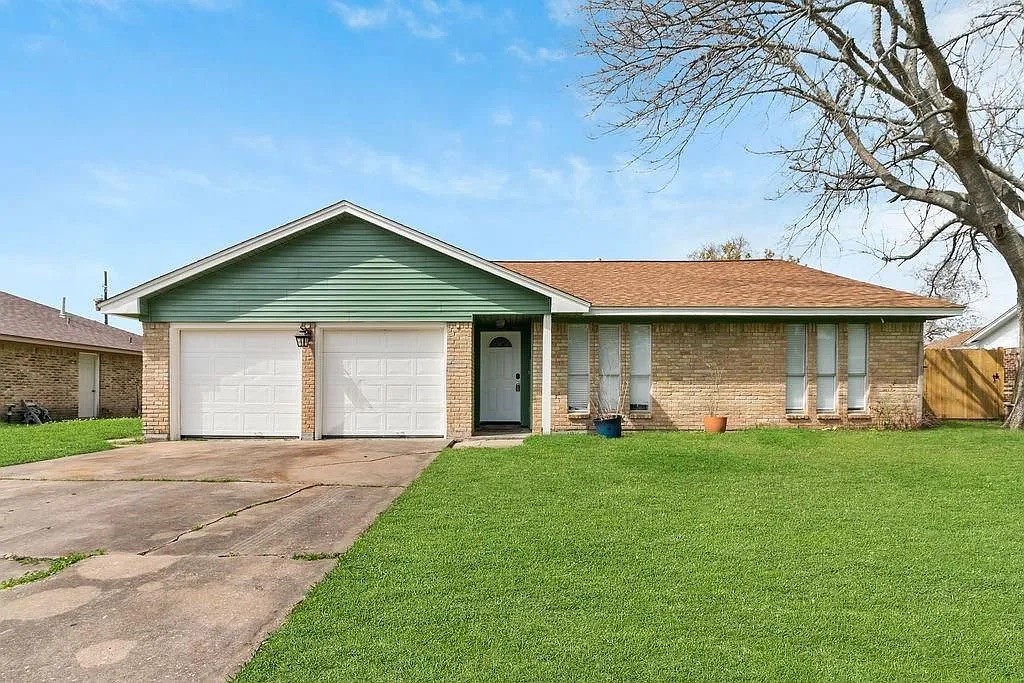 59 Blue Bell Court Lake Jackson TX 77566