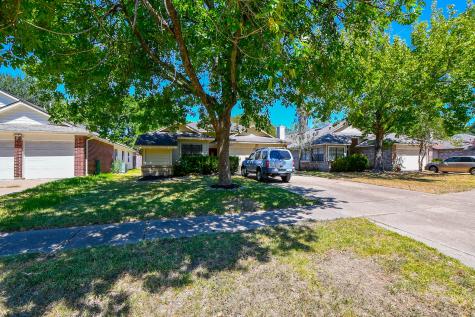 8555 Sparkling Springs Drive Houston TX 77095