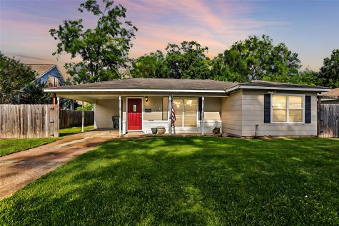 1114 N Travis Street Liberty TX 77575