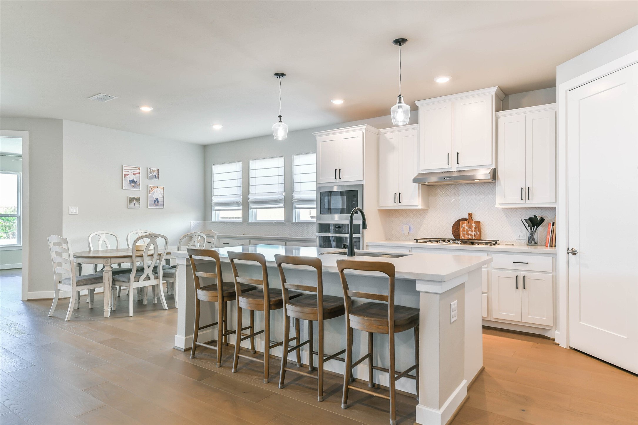 1674 Sherwood Glen Drive Friendswood TX 77546