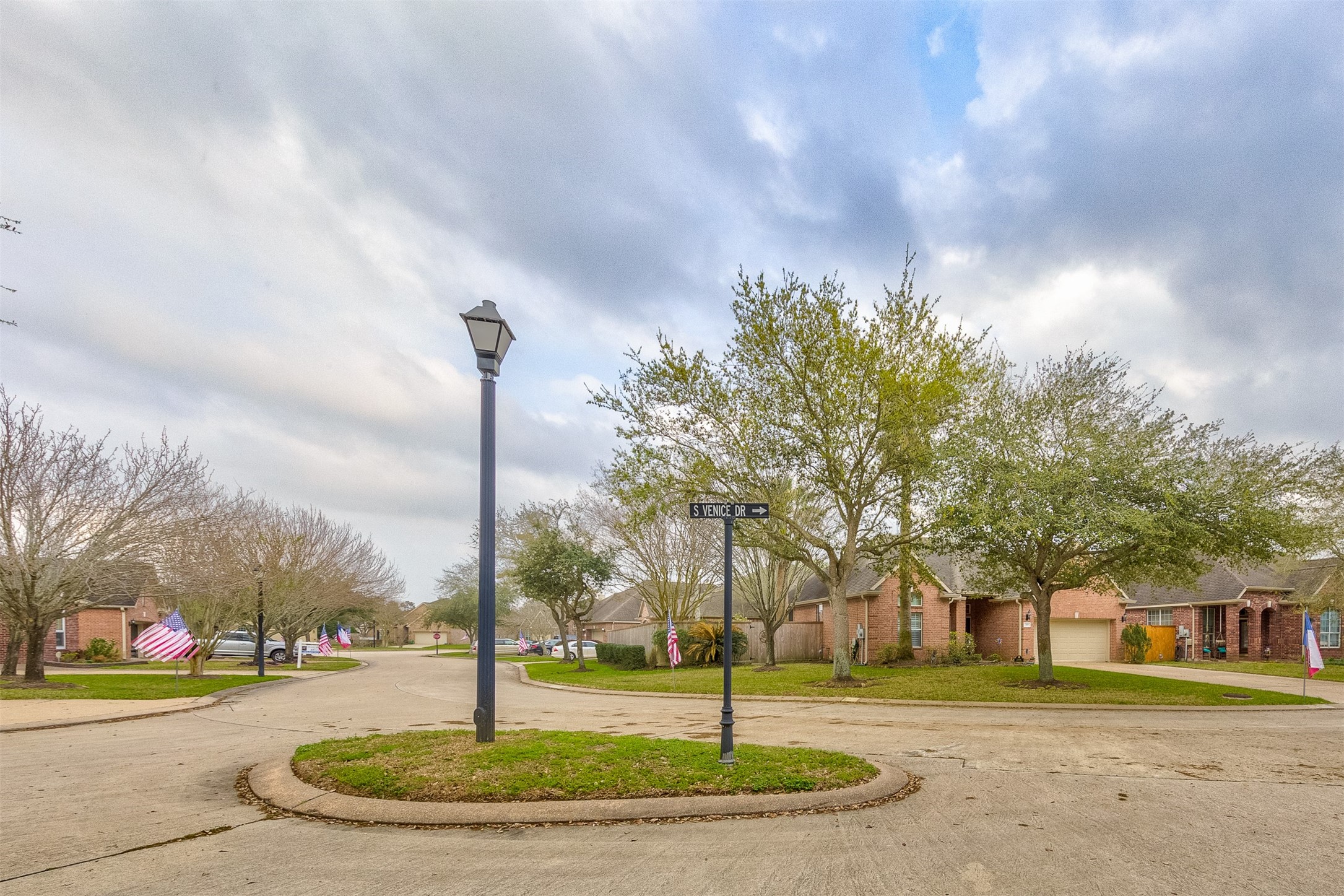 2301 S Venice Drive Pearland TX 77581
