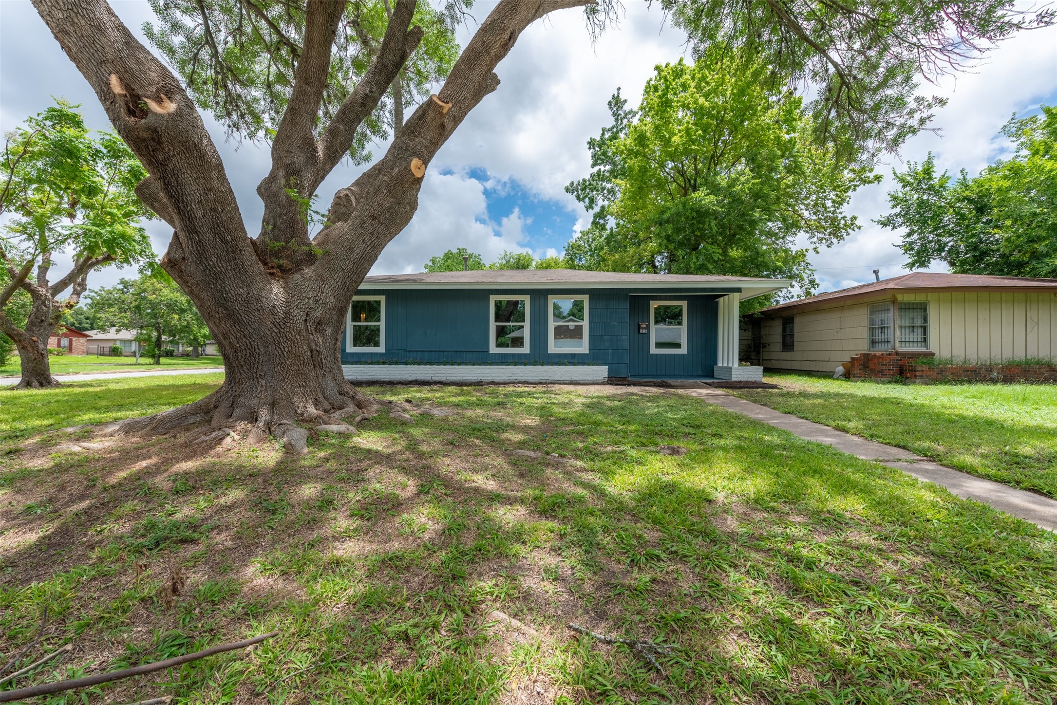 5638 Simsdale Street Houston TX 77033