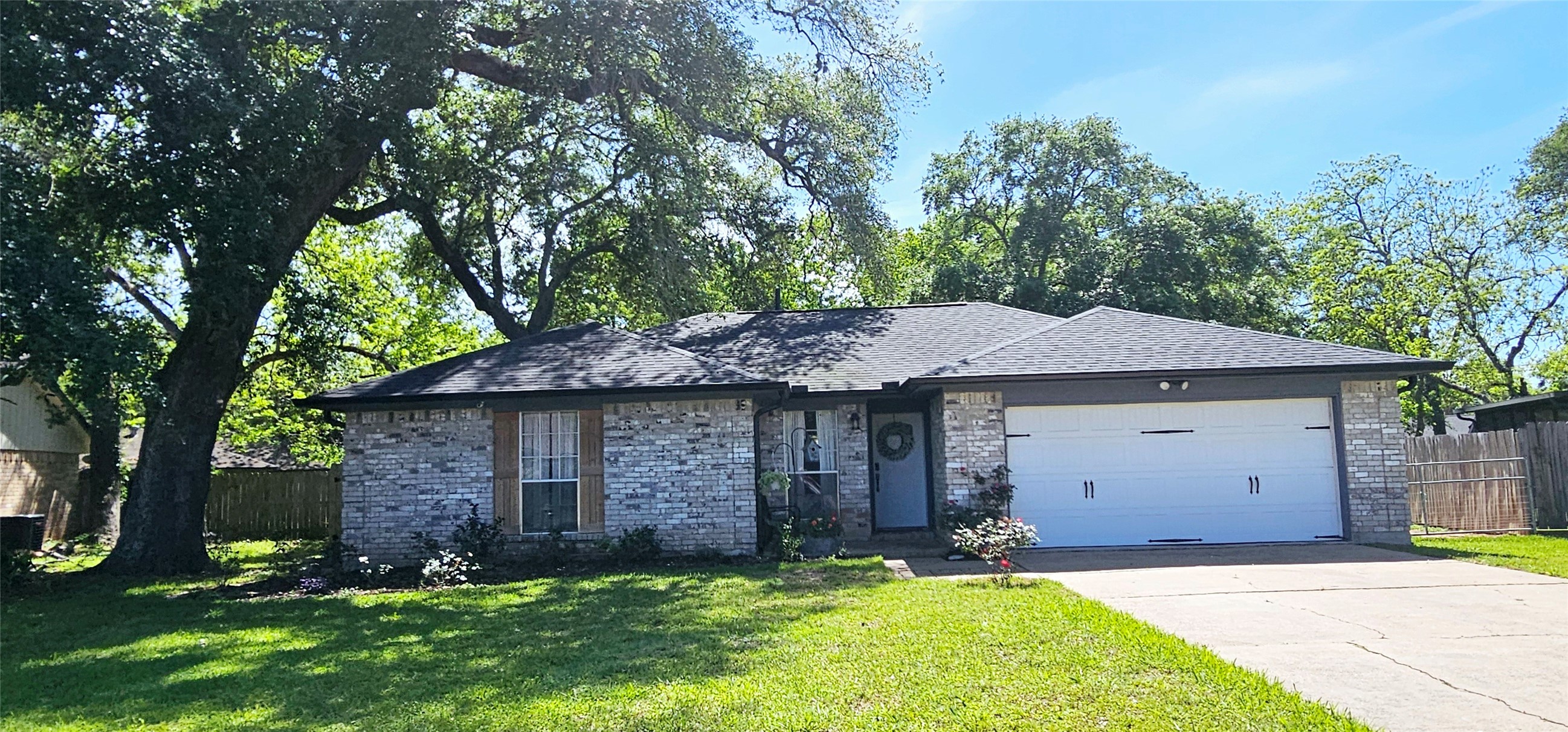149 Forest Oaks Lane Lake Jackson TX 77566