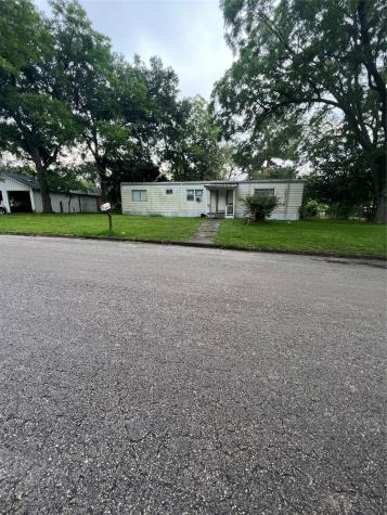 1240 Brazos Street Hempstead TX 77445