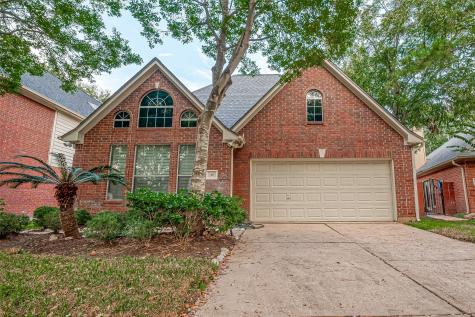18 Grants Lake Circle Sugar Land TX 77479