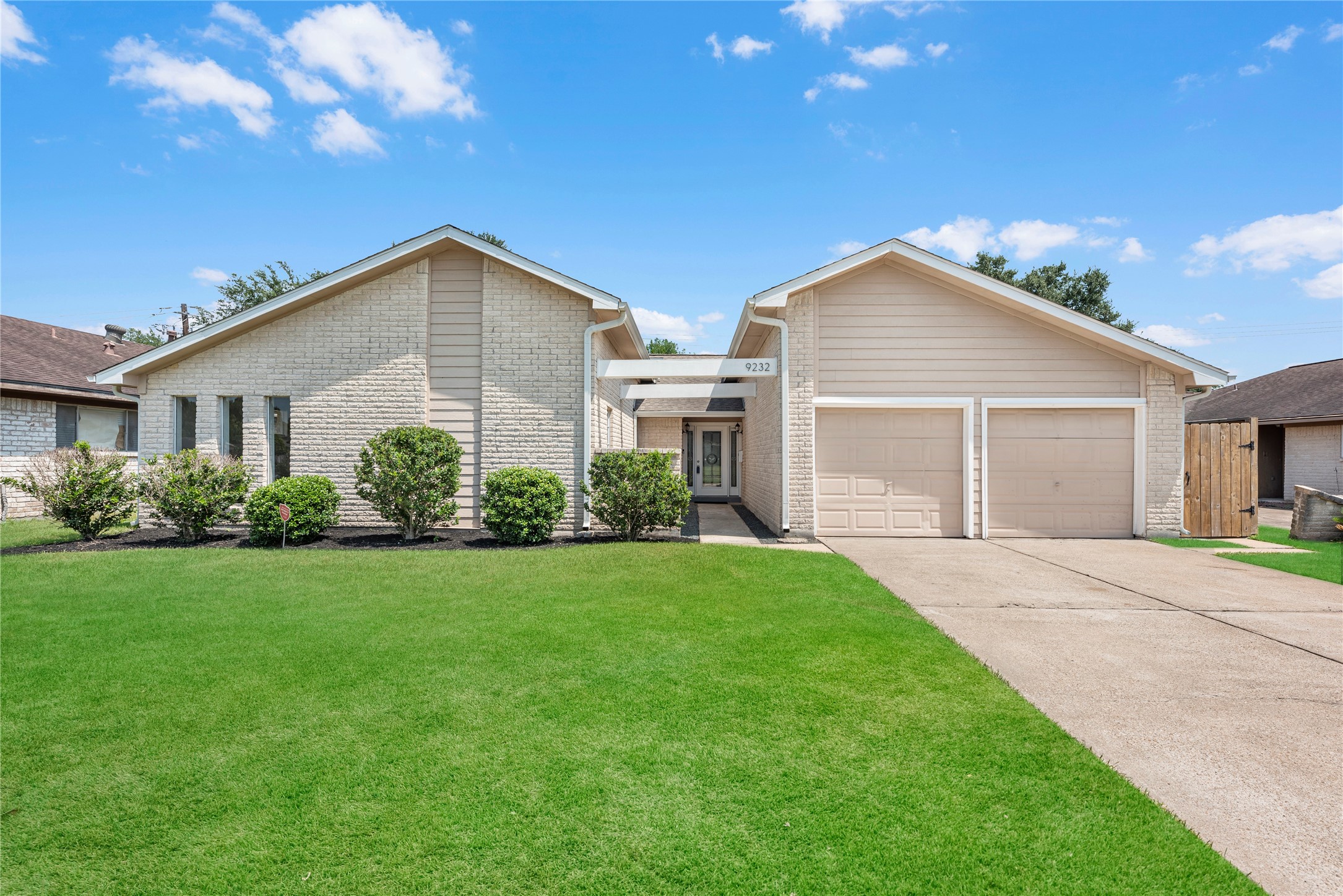 9232 Vickijohn Drive Houston TX 77031