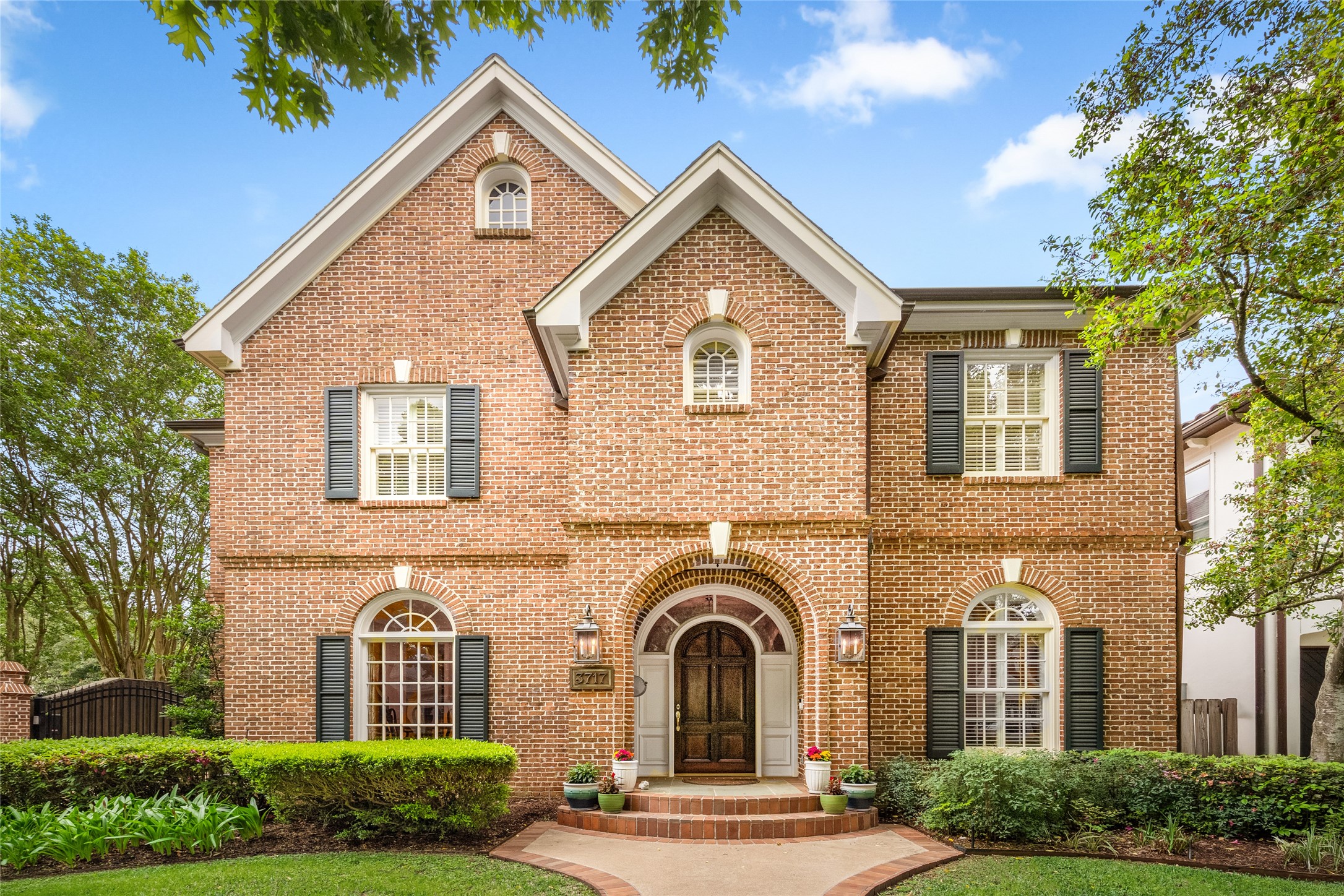3717 Robinhood Street Houston TX 77005