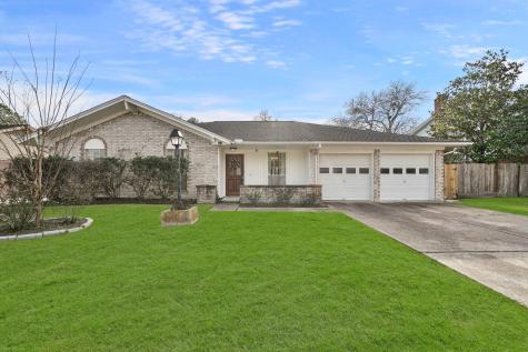 1820 Winding Creek Drive Pearland TX 77581