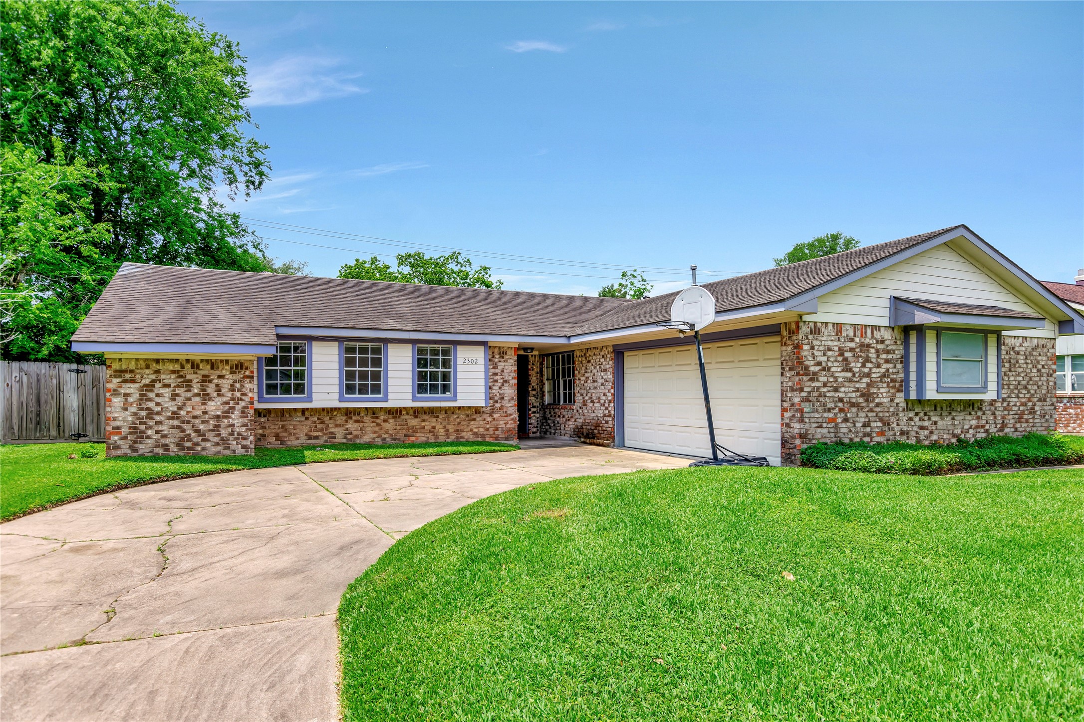 2302 Cedar Street Pearland TX 77581