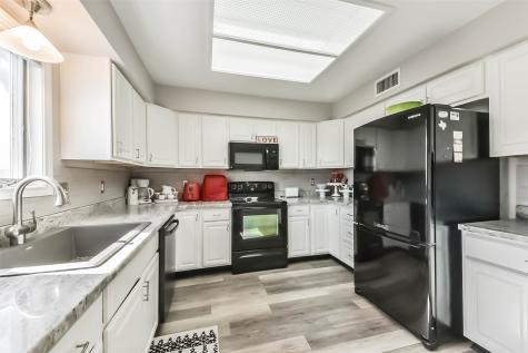 1236 Sailfish Street Bayou Vista TX 77563