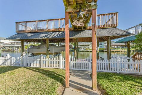 1236 Sailfish Street Bayou Vista TX 77563