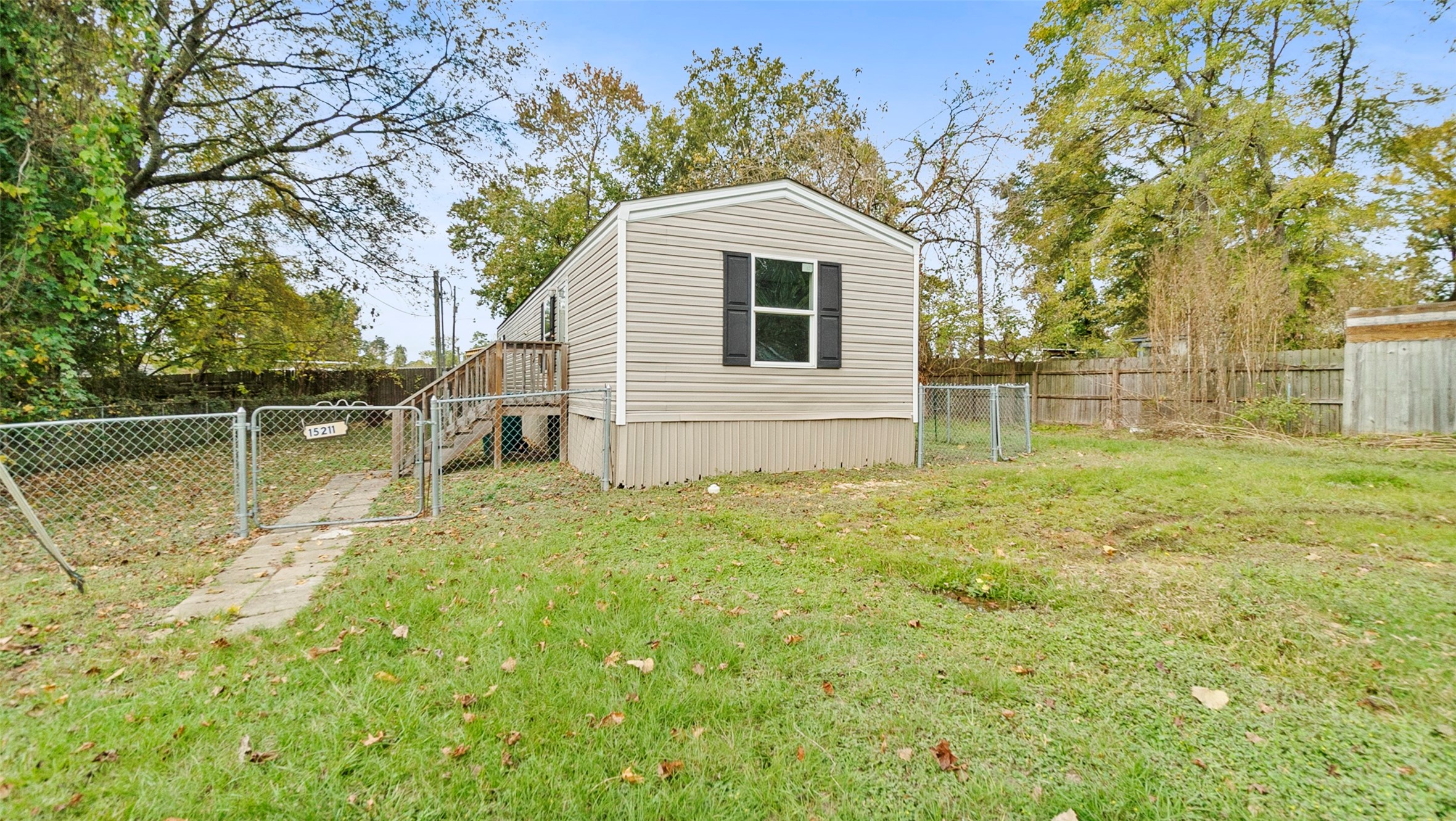 15211 Paradise Cove Drive Willis TX 77318