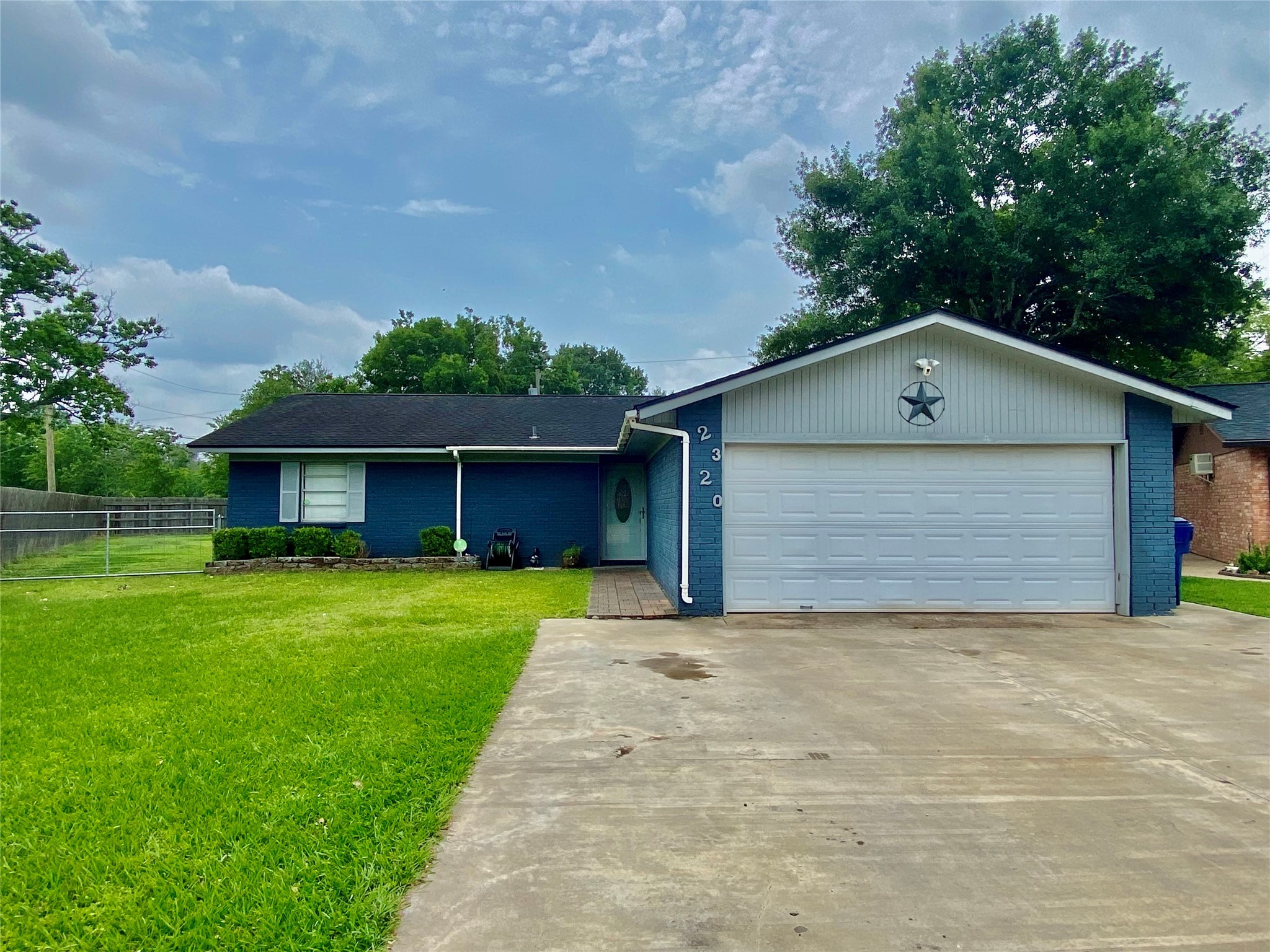 2320 Bordeaux Drive Bay City TX 77414