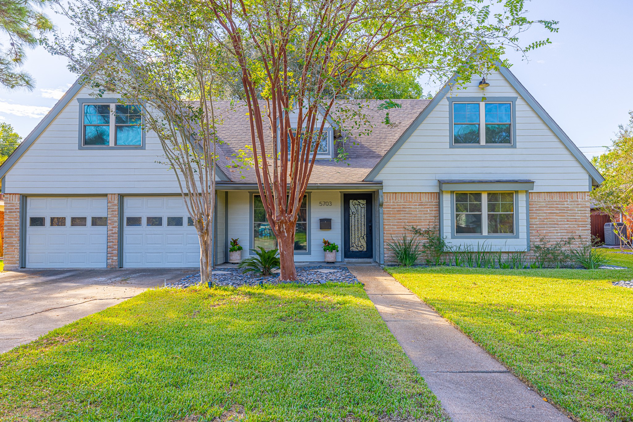 5703 W Bellfort Avenue Houston TX 77035