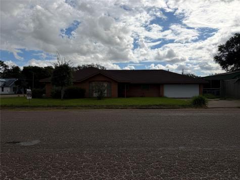 300 E Myrtle Street Angleton TX 77515