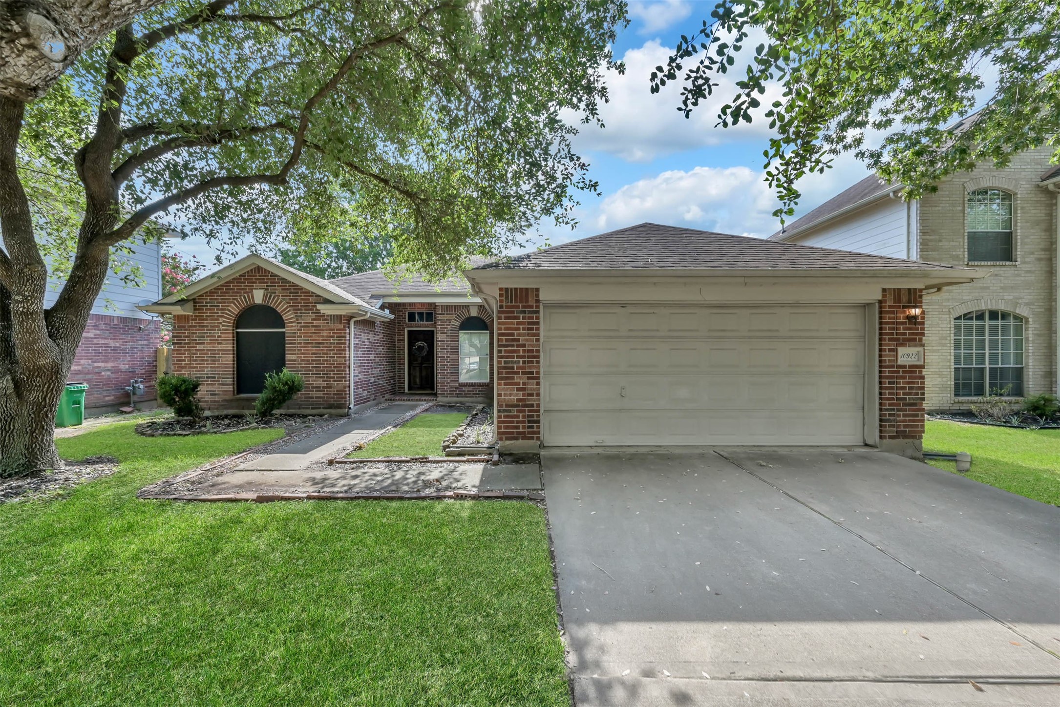 10922 S Falls Terrace Houston TX 77095