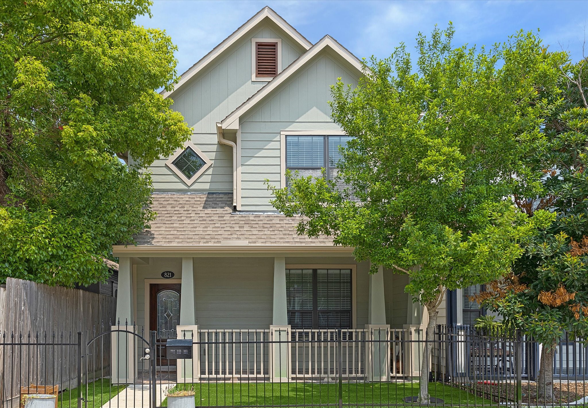 821 W 22nd Street Houston TX 77008