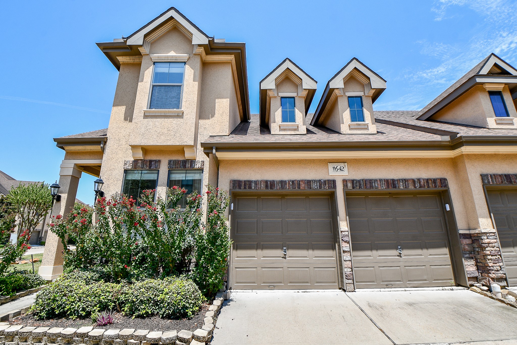 11642 Royal Oaks View Houston TX 77082