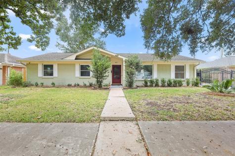 5471 Loch Lomond Drive Houston TX 77096