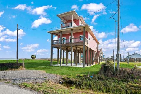 1042 N Margaret Road Gilchrist TX 77617