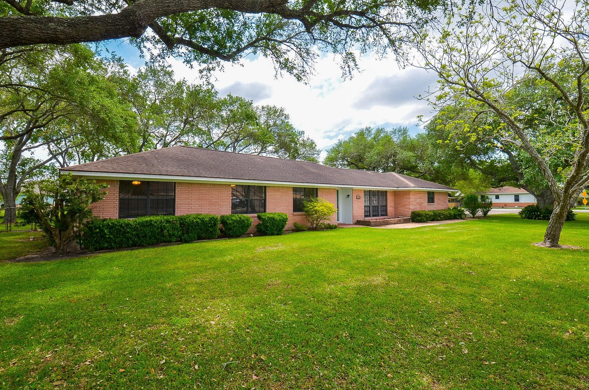 203 Marx Street Ganado TX 77962