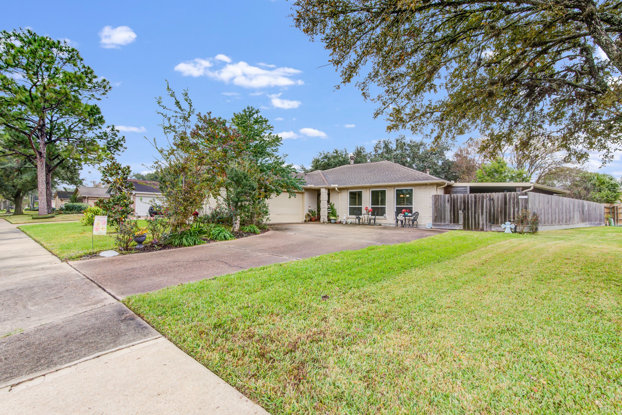 2911 Poplar Creek Lane Pearland TX 77584