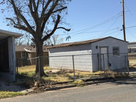 813 NW 1st Street Street Andrews TX 79714