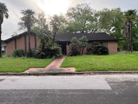 3102 La Vista Avenue Bay City TX 77414