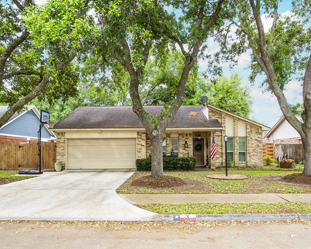3 Columbella Street Bay City TX 77414
