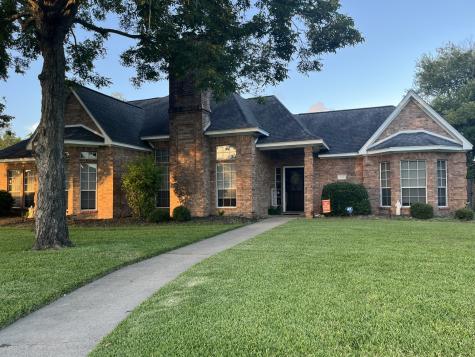 629 Walnut Street Lake Jackson TX 77566