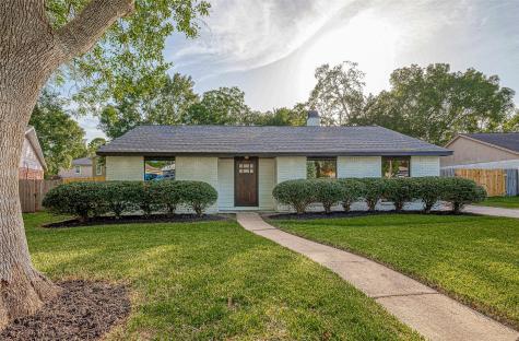 16426 Oxnard Lane Friendswood TX 77546