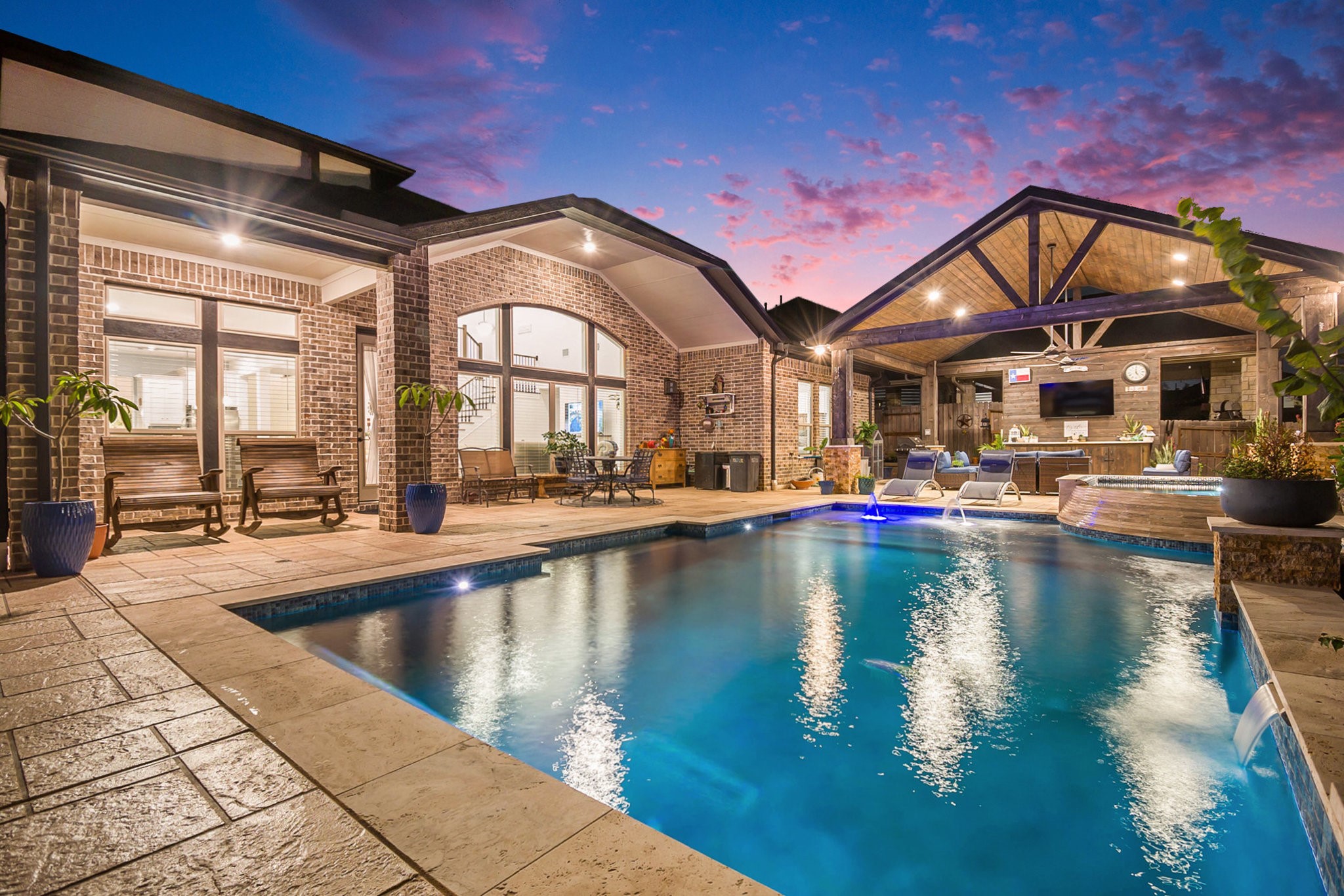 1067 Lakemont Bend Lane Pinehurst TX 77362