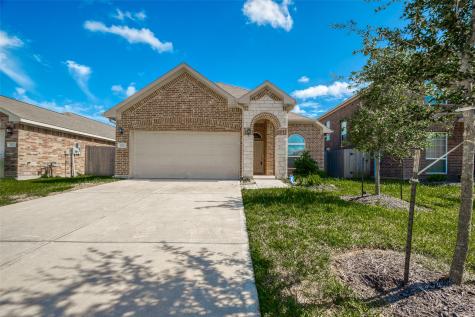 102 Kelly Street Angleton TX 77515