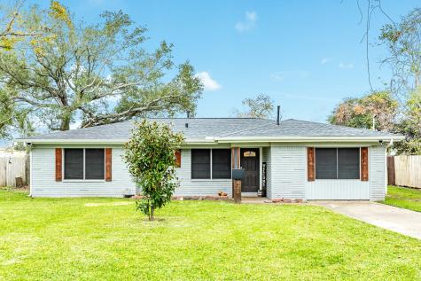 420 Cobb Street Clute TX 77531