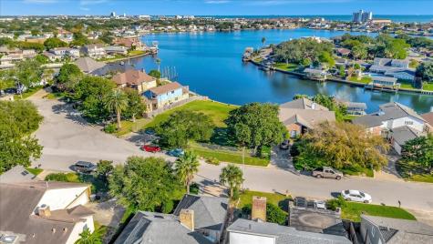 19 Lakeview Drive Galveston TX 77551