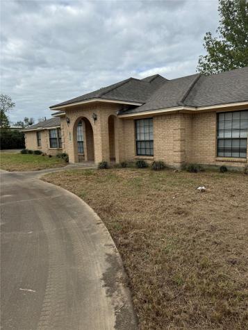 617 County Road 99 Alvin TX 77511
