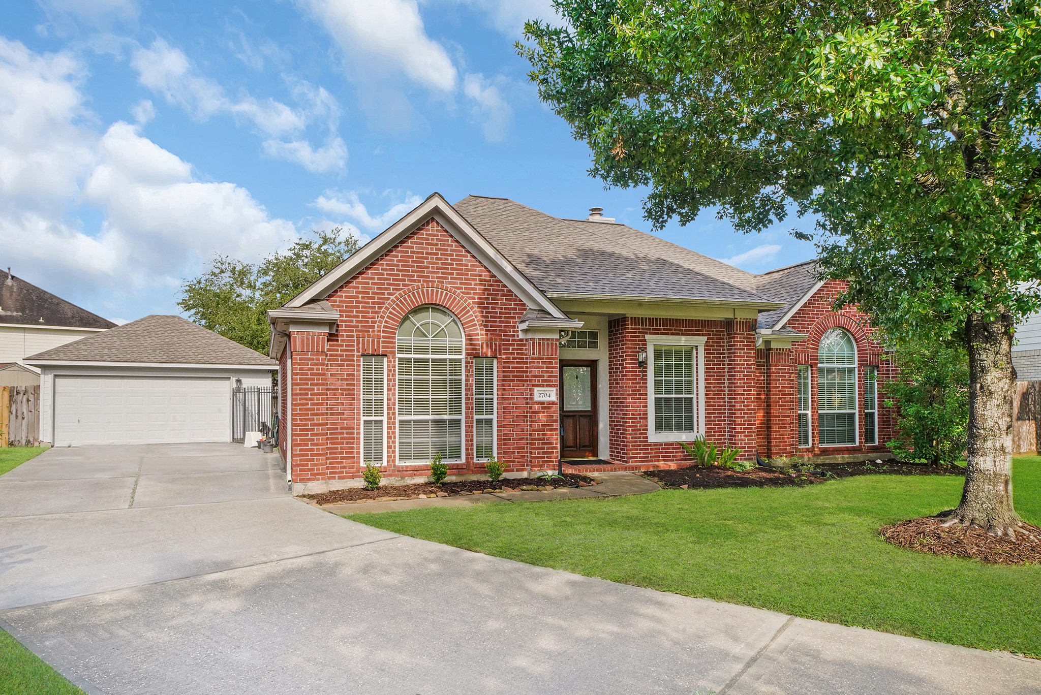 2704 Marble Creek Drive Pearland TX 77581