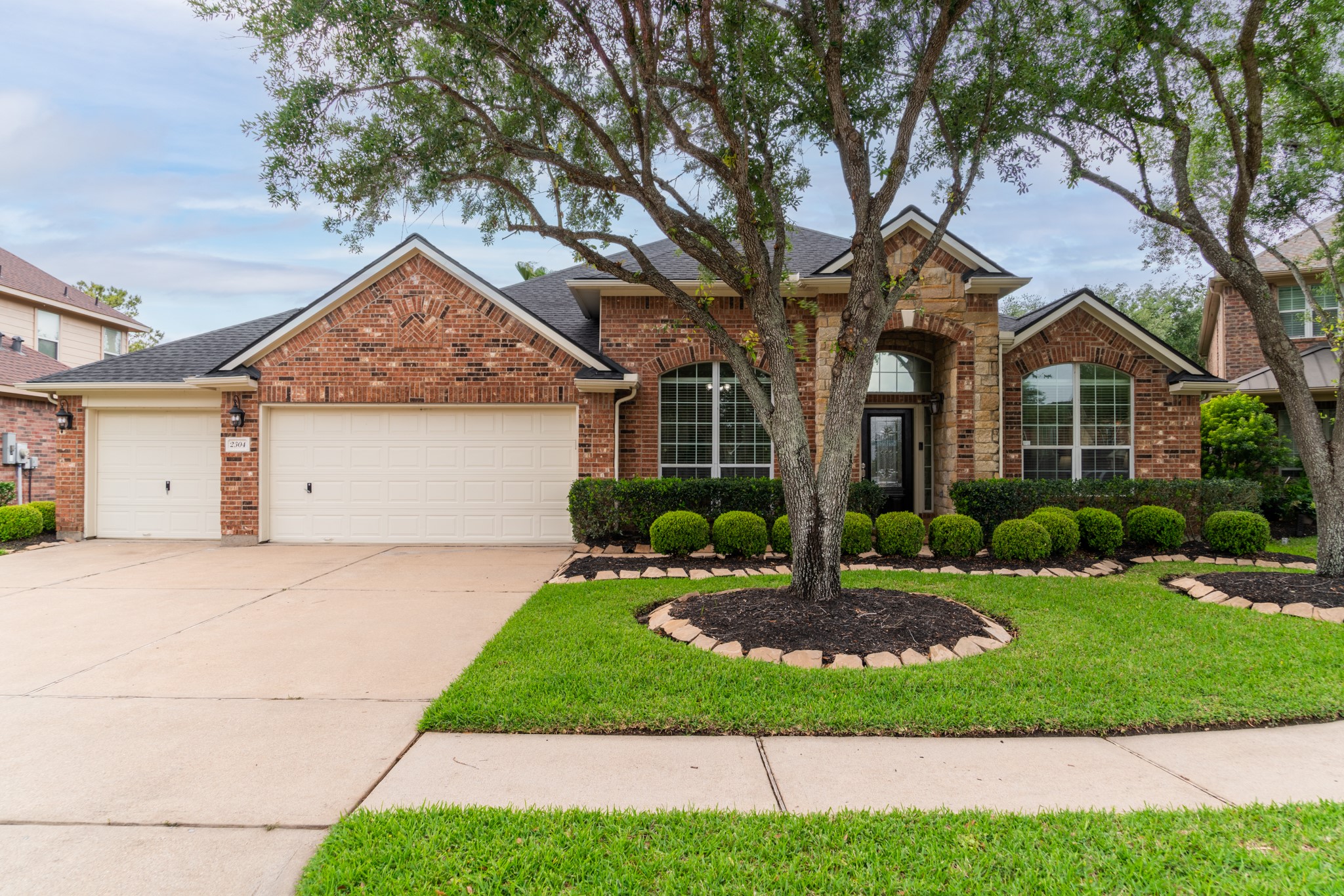 2304 Cape Landing Drive Pearland TX 77584