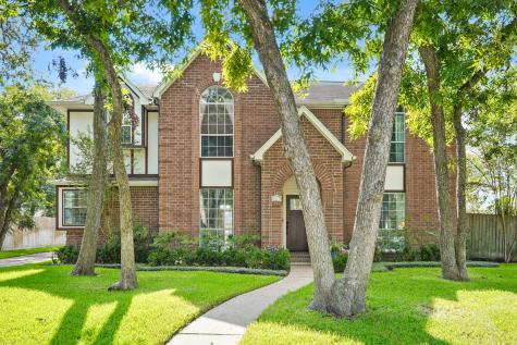 1017 Oak Knoll Court Sugar Land TX 77498