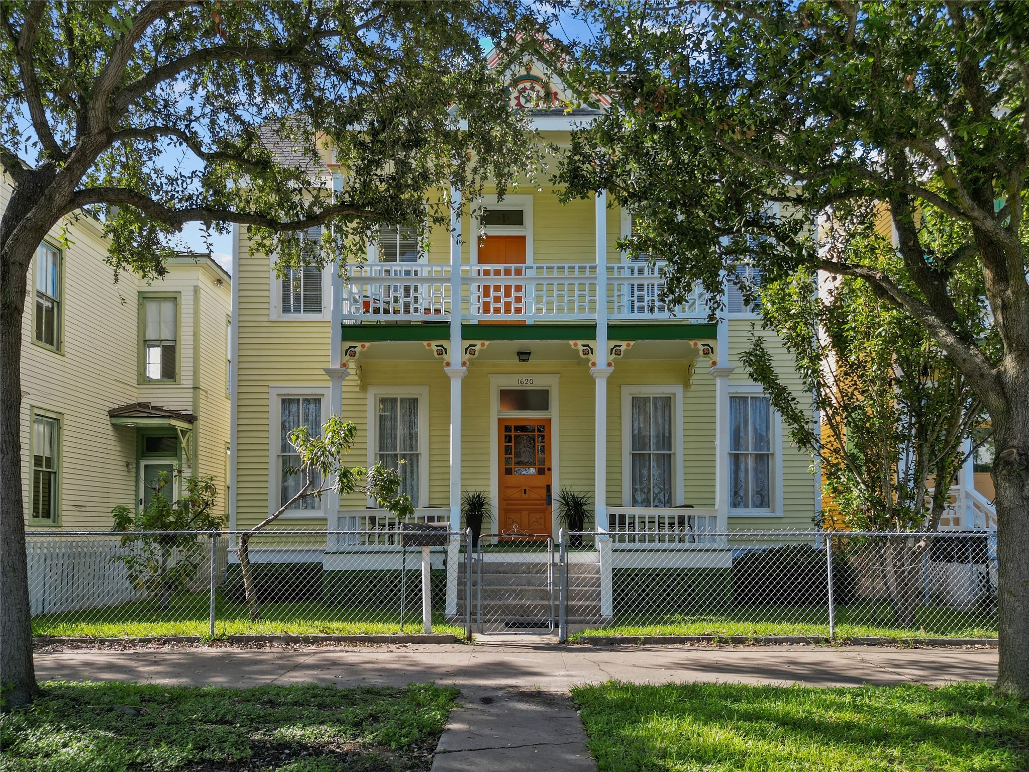 1620 Post Office Street Galveston TX 77550