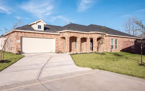 404 Flycatcher Court Clute TX 77531