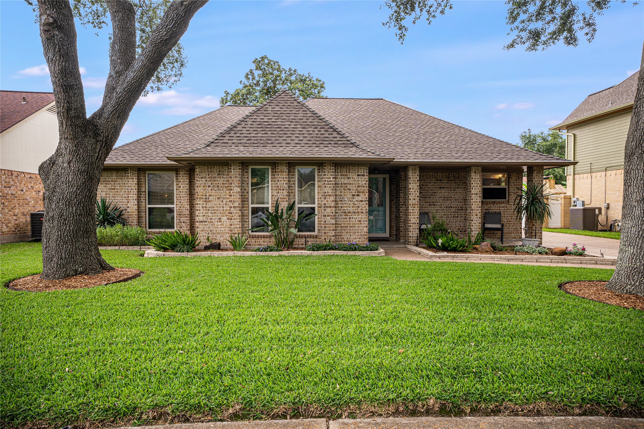 702 Yorkshire Court Deer Park TX 77536