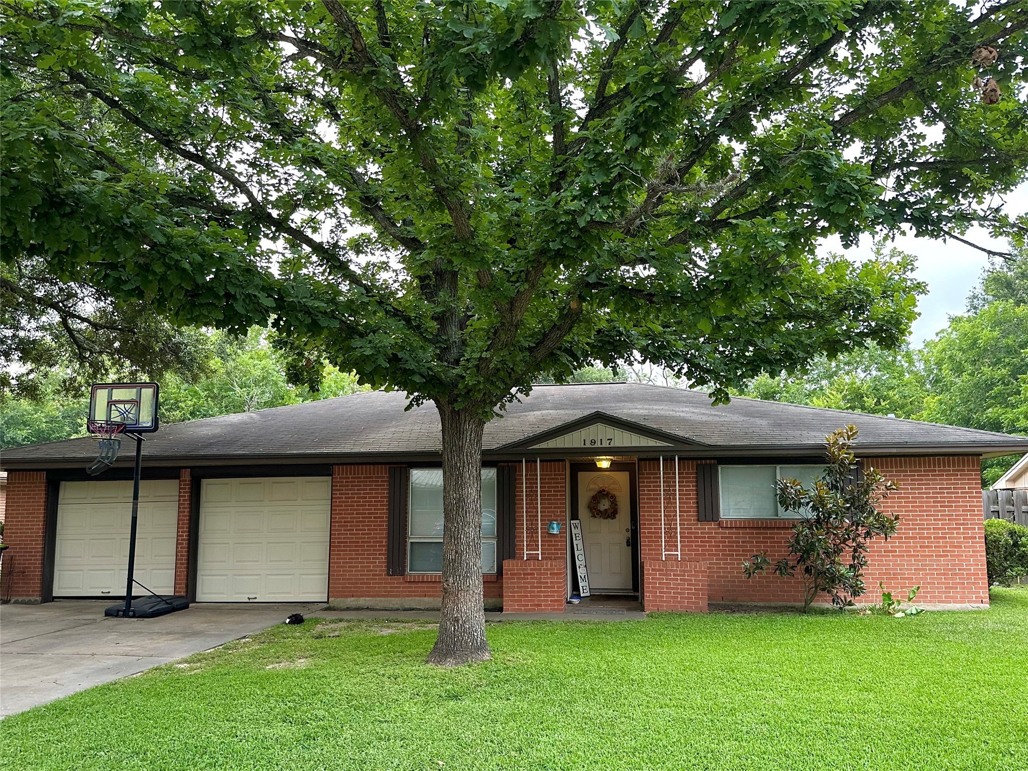 1917 Baywood Drive Bay City TX 77414