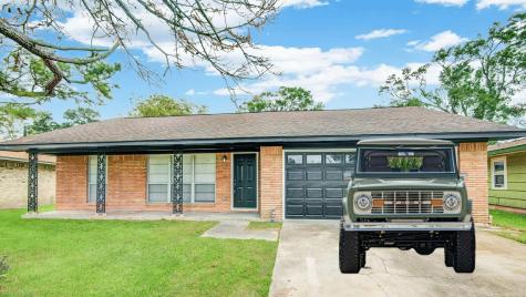 104 Carnation Street Lake Jackson TX 77566