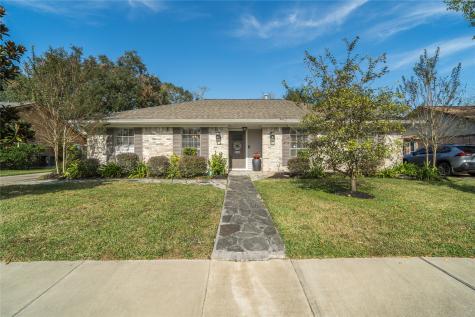 1905 Winding Creek Drive Pearland TX 77581