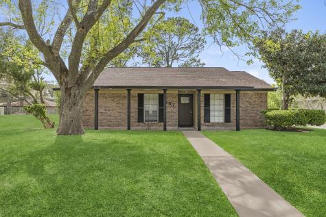 437 N Amherst Drive West Columbia TX 77486